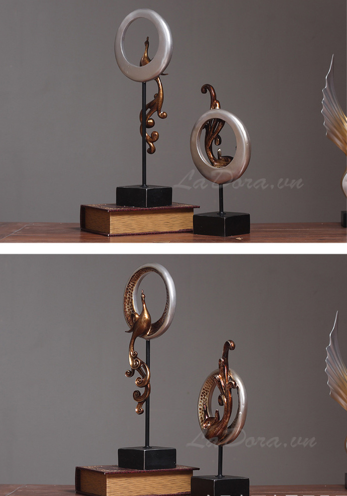 Trang trí bàn làm việc tại LaDora.vn