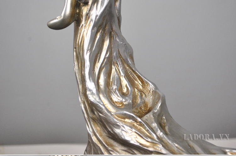 Kệ rượu vang báo đốm tại LaDora.vn