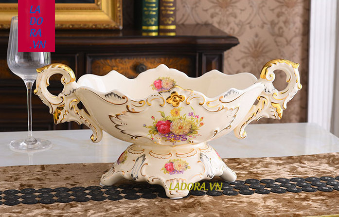 Trang trí bàn ăn đẹp với Ladora.vn