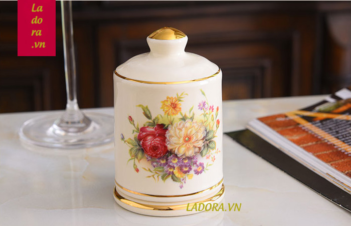 Trang trí bàn ăn đẹp với Ladora.vn