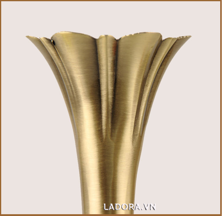 bình hoa cổ điển tại Ladora.vn