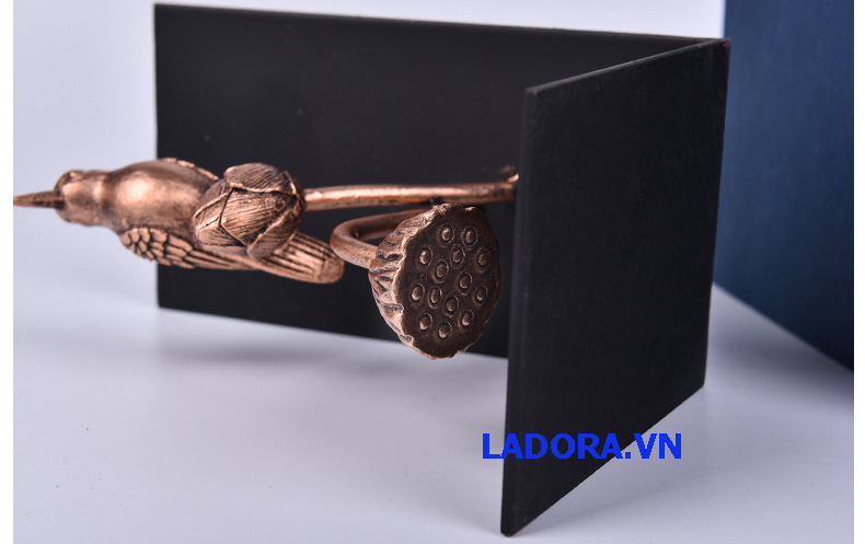 đồ vật trang trí bàn tại ladora.com.vn