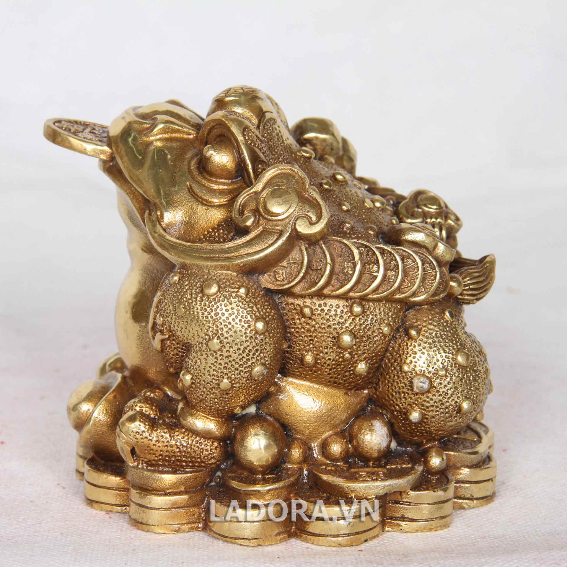 đồ vật trang trí bàn làm việc