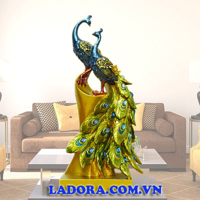 Đồ Trang trí kệ phòng khách đẹp với Cặp đôi Chim công phú quý - Ladora